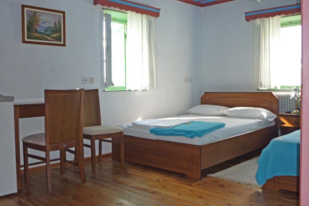 פאפיגקון Guesthouse Iro מראה חיצוני תמונה
